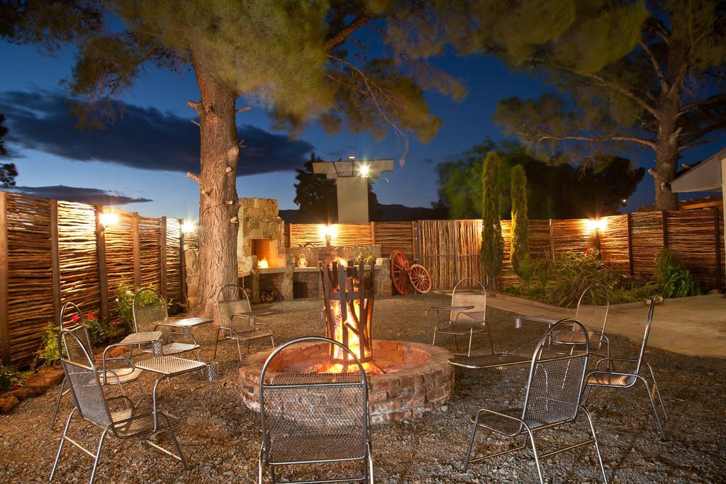 Wagon Wheel Country Lodge Б’юфорт-Вест Екстер'єр фото