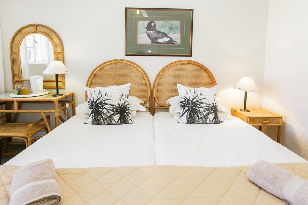 Wagon Wheel Country Lodge Б’юфорт-Вест Екстер'єр фото