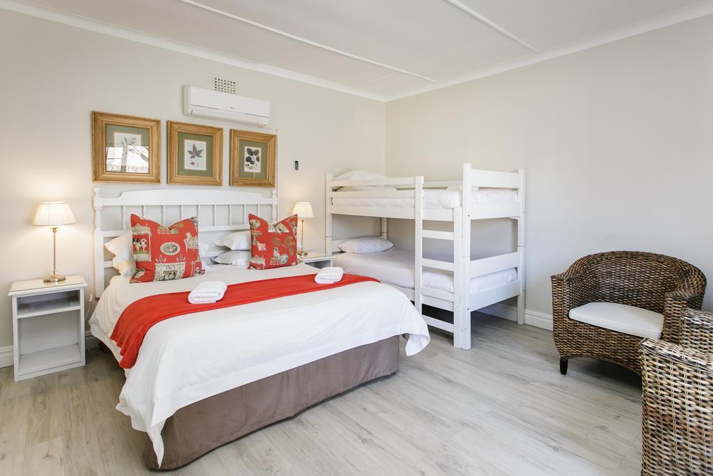 Wagon Wheel Country Lodge Б’юфорт-Вест Екстер'єр фото