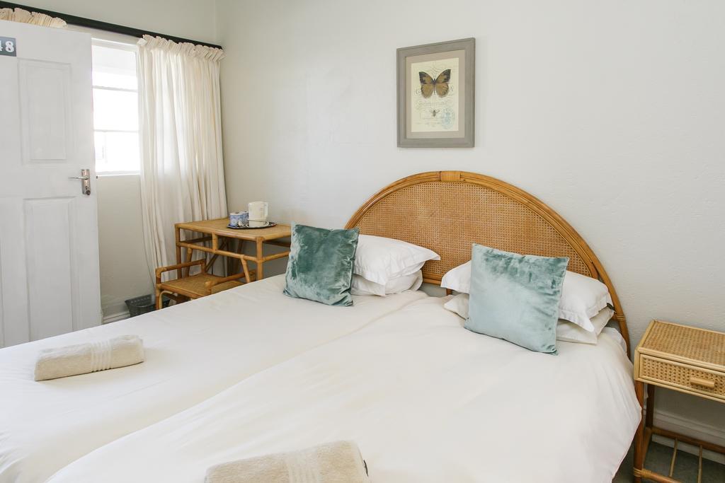 Wagon Wheel Country Lodge Б’юфорт-Вест Екстер'єр фото